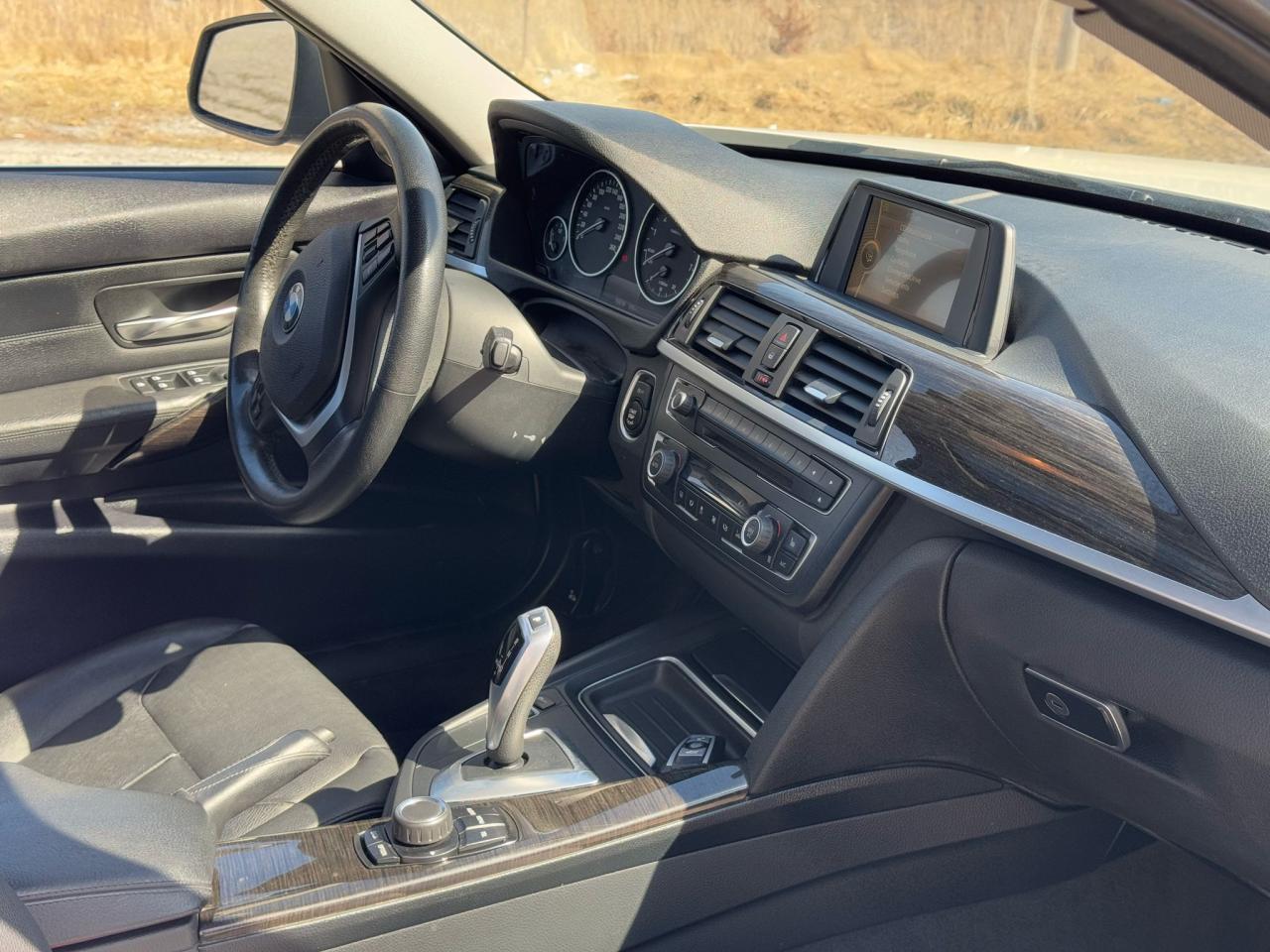2014 BMW 3 Series 320I XDRIVE | LEATHER | SUNROOF | HTD STEERING | Photo9