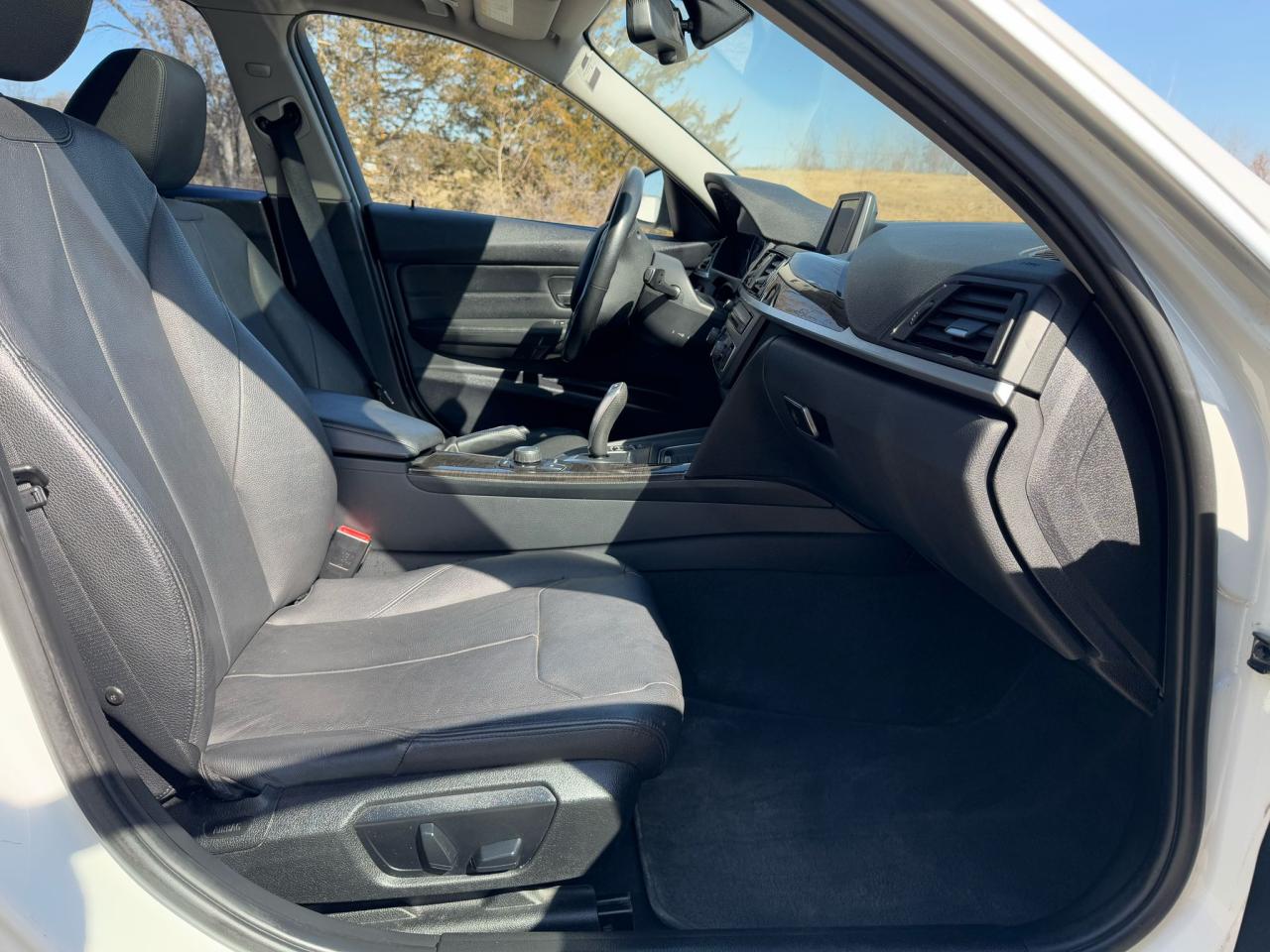 2014 BMW 3 Series 320I XDRIVE | LEATHER | SUNROOF | HTD STEERING | Photo7