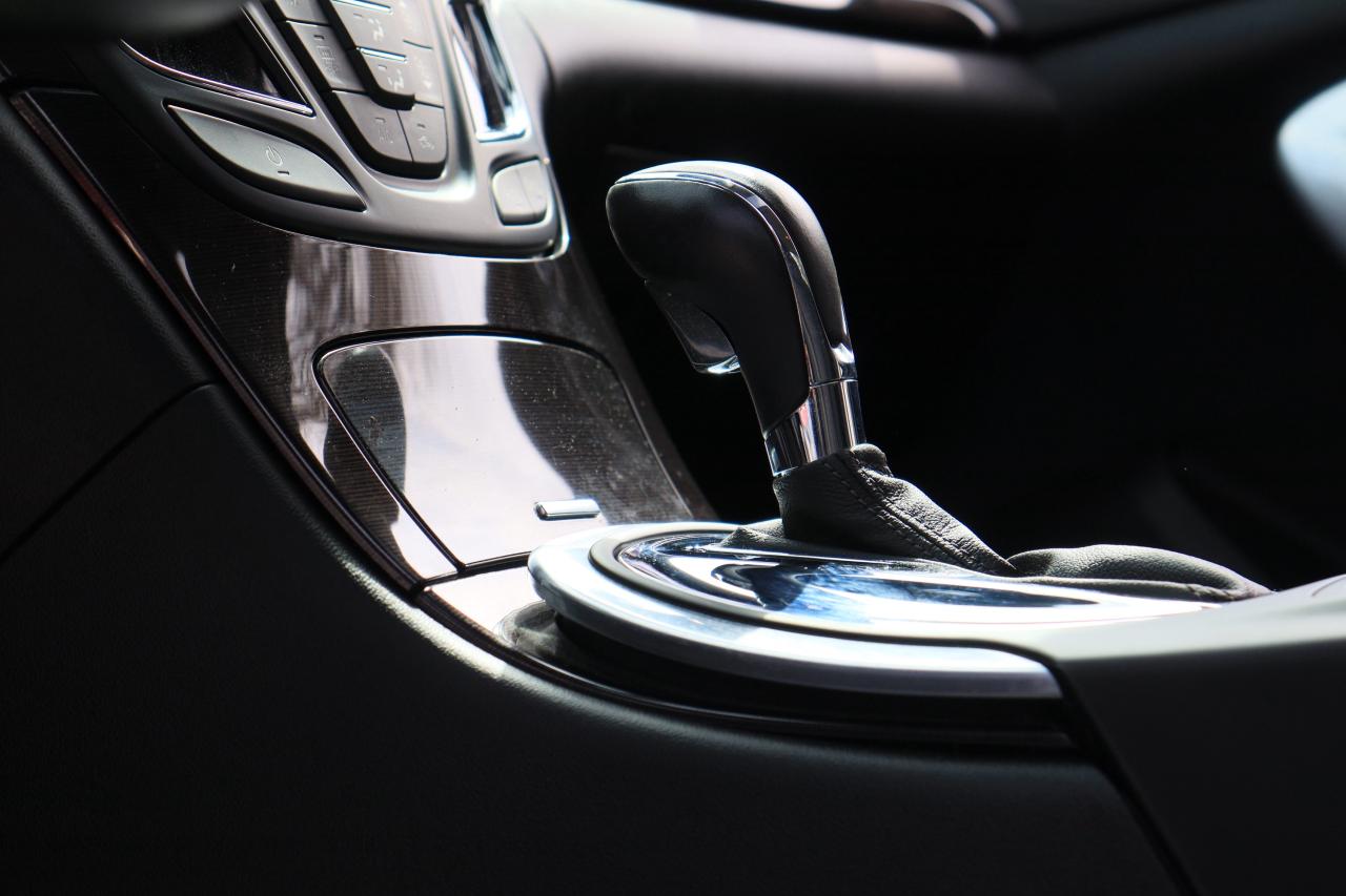 2017 Buick Regal Premium II | AWD | Leather | Roof | Nav | Cam ++ Photo