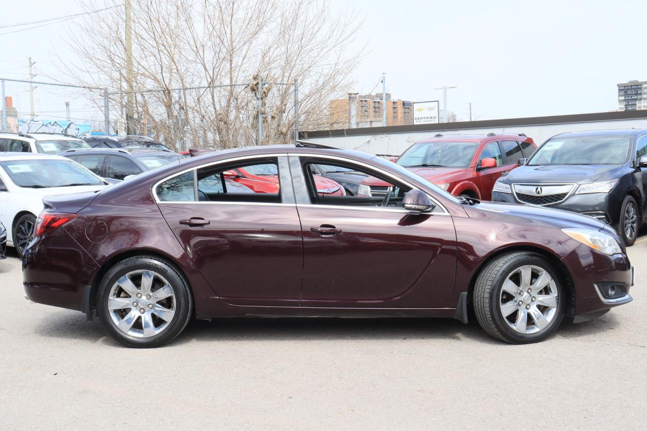 2017 Buick Regal Premium II | AWD | Leather | Roof | Nav | Cam ++ Photo