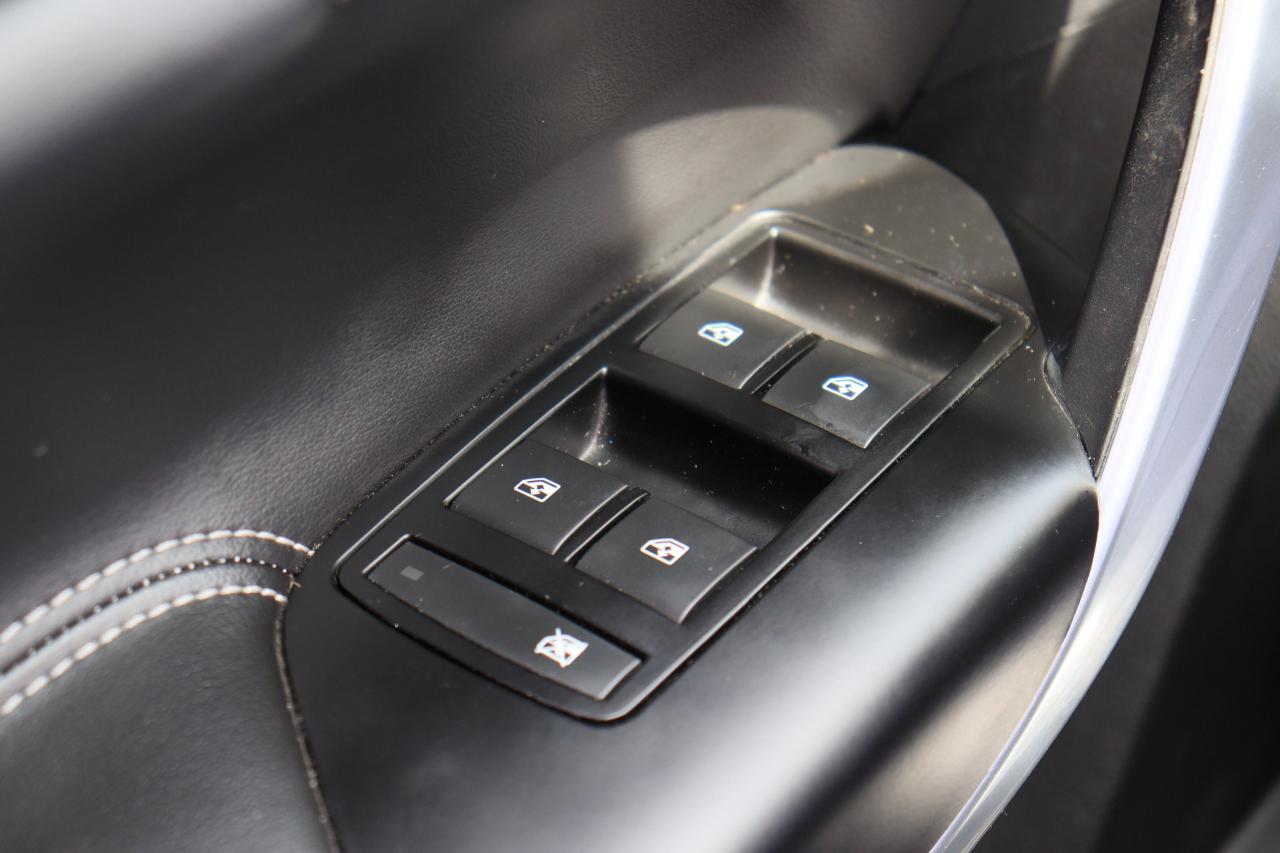 2017 Buick Regal Premium II | AWD | Leather | Roof | Nav | Cam ++ Photo