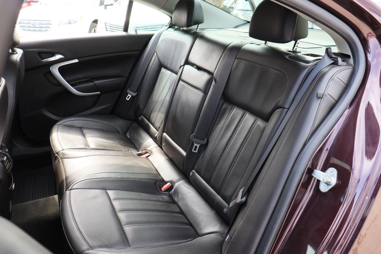 2017 Buick Regal Premium II | AWD | Leather | Roof | Nav | Cam ++ Photo