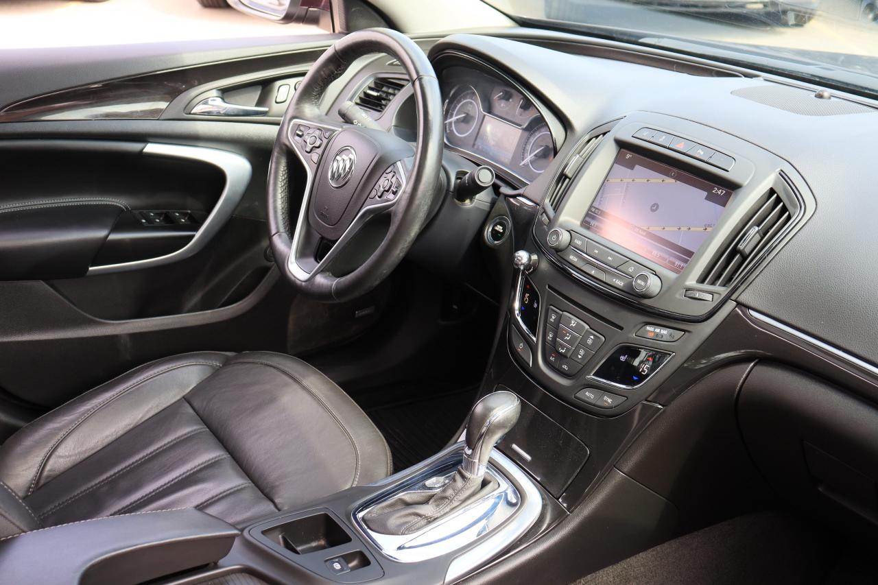 2017 Buick Regal Premium II | AWD | Leather | Roof | Nav | Cam ++ Photo