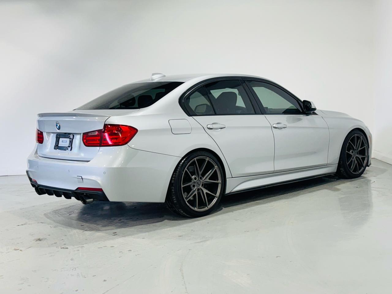 2013 BMW 3 Series 4dr Sdn 335i xDrive AWD - Photo #5