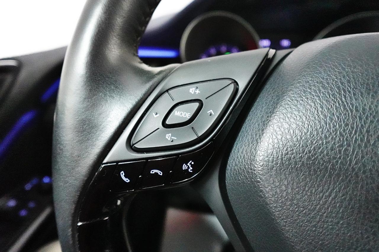 2020 Toyota C-HR DEALER MAINTAIN,NO ACCIDENT ,XLE MODEL - Photo #26