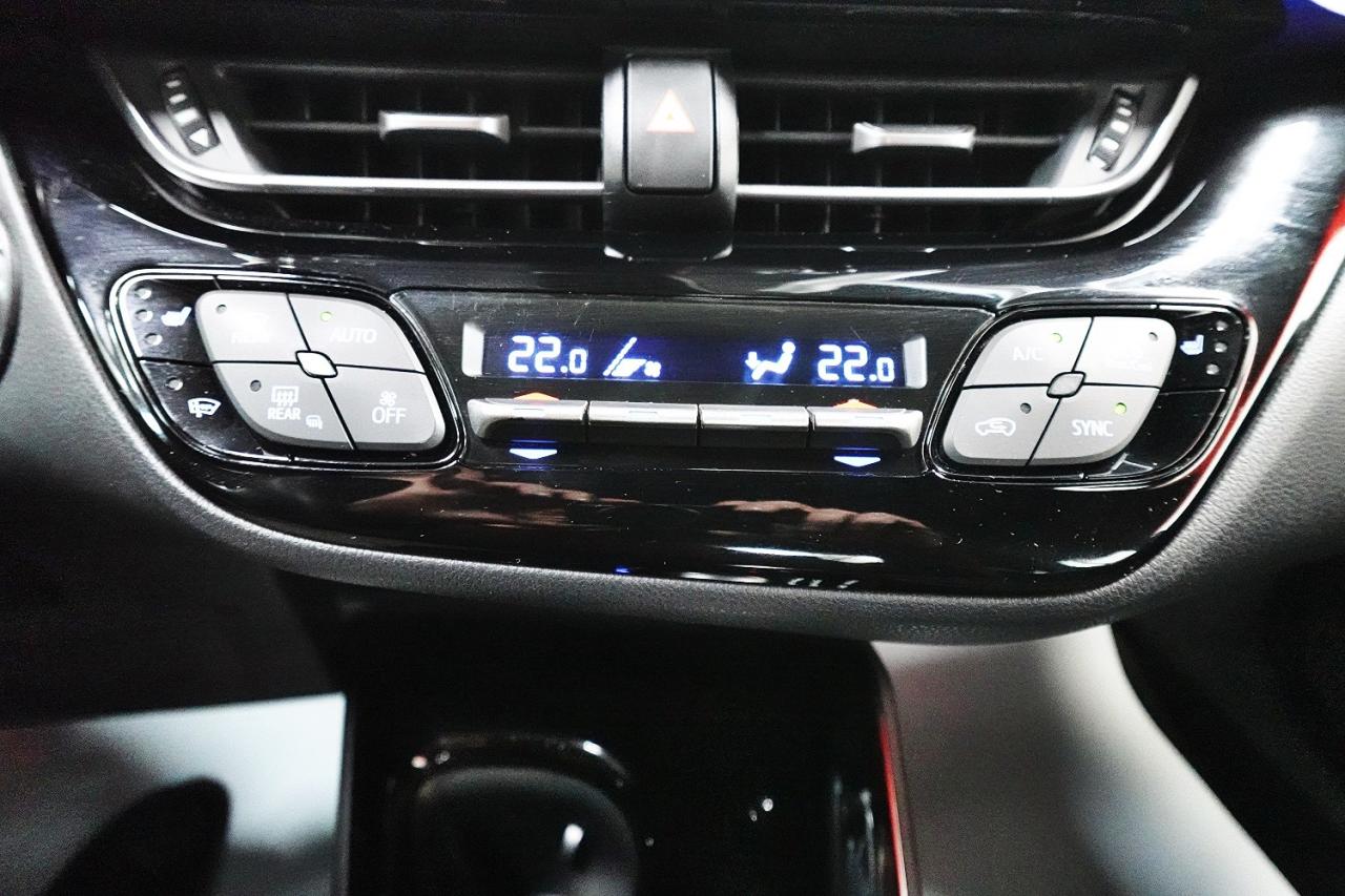 2020 Toyota C-HR DEALER MAINTAIN,NO ACCIDENT ,XLE MODEL - Photo #21