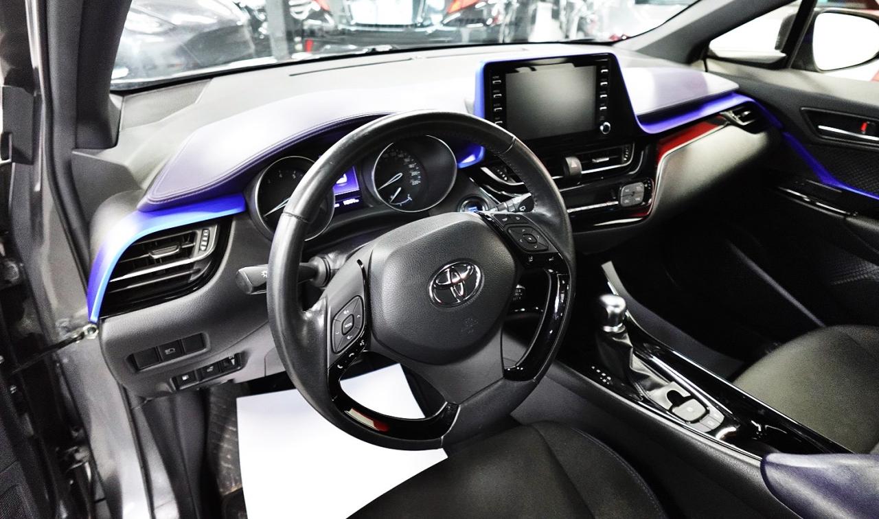 2020 Toyota C-HR DEALER MAINTAIN,NO ACCIDENT ,XLE MODEL - Photo #14