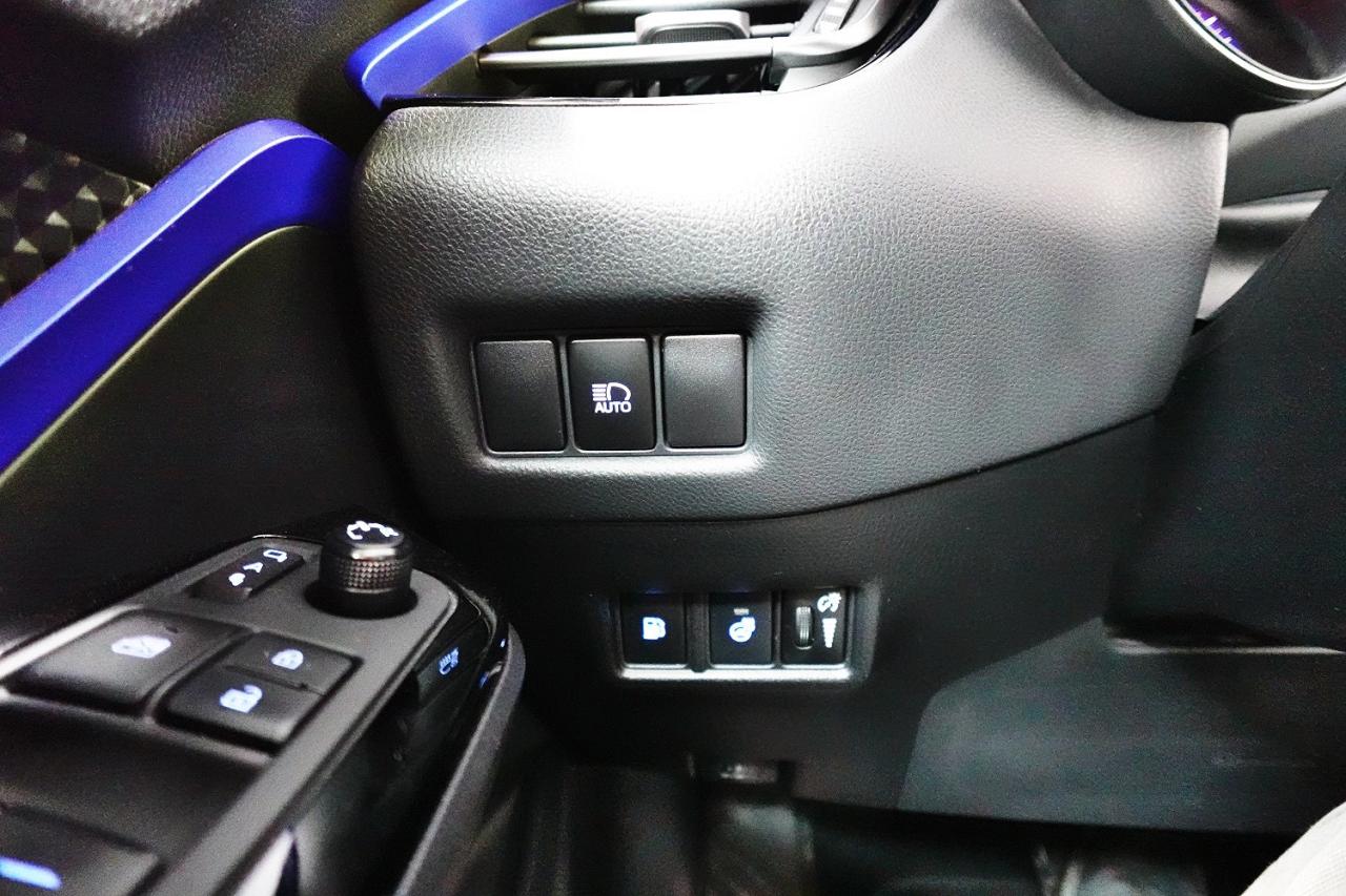 2020 Toyota C-HR DEALER MAINTAIN,NO ACCIDENT ,XLE MODEL - Photo #28