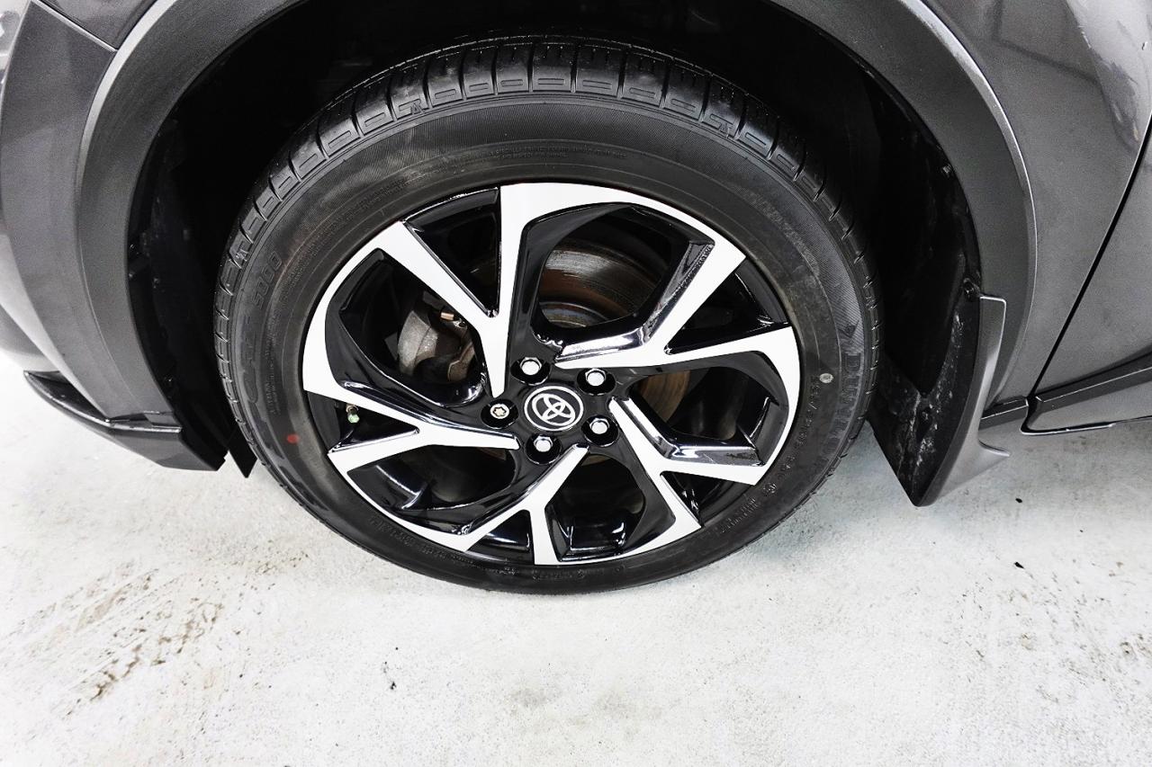 2020 Toyota C-HR DEALER MAINTAIN,NO ACCIDENT ,XLE MODEL - Photo #9