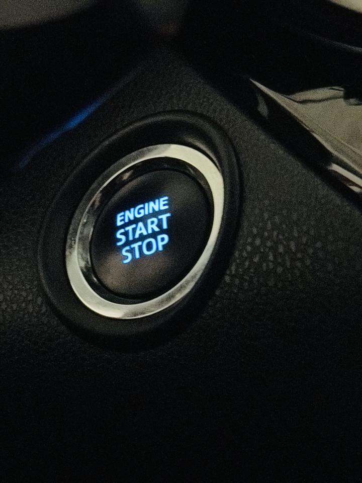 2021 Toyota C-HR LIMITED  - Photo #15
