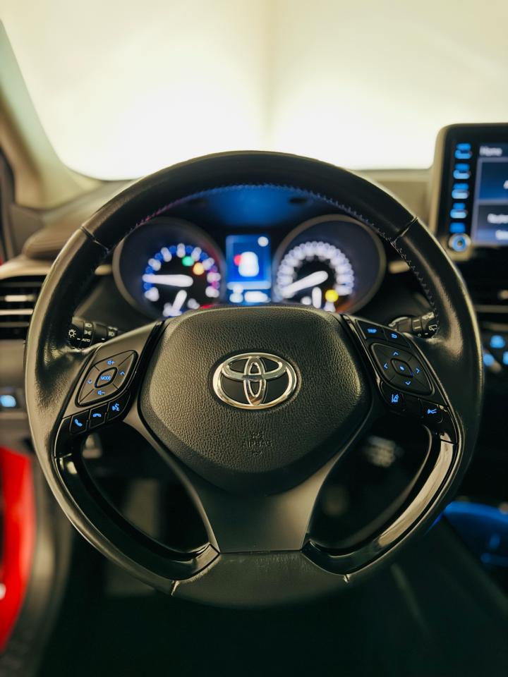 2021 Toyota C-HR LIMITED  - Photo #10
