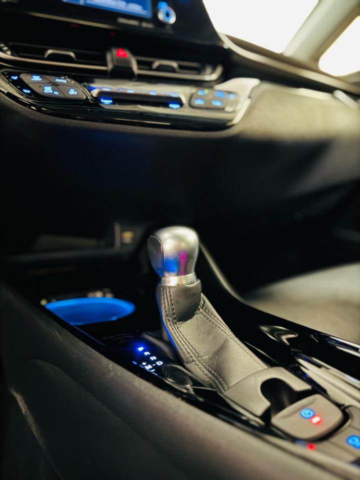 2021 Toyota C-HR LIMITED  - Photo #16