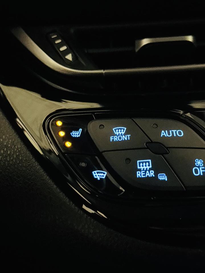 2021 Toyota C-HR LIMITED  - Photo #19