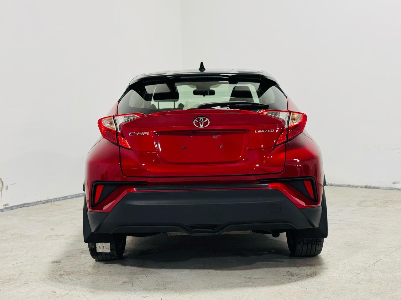 2021 Toyota C-HR LIMITED  - Photo #6