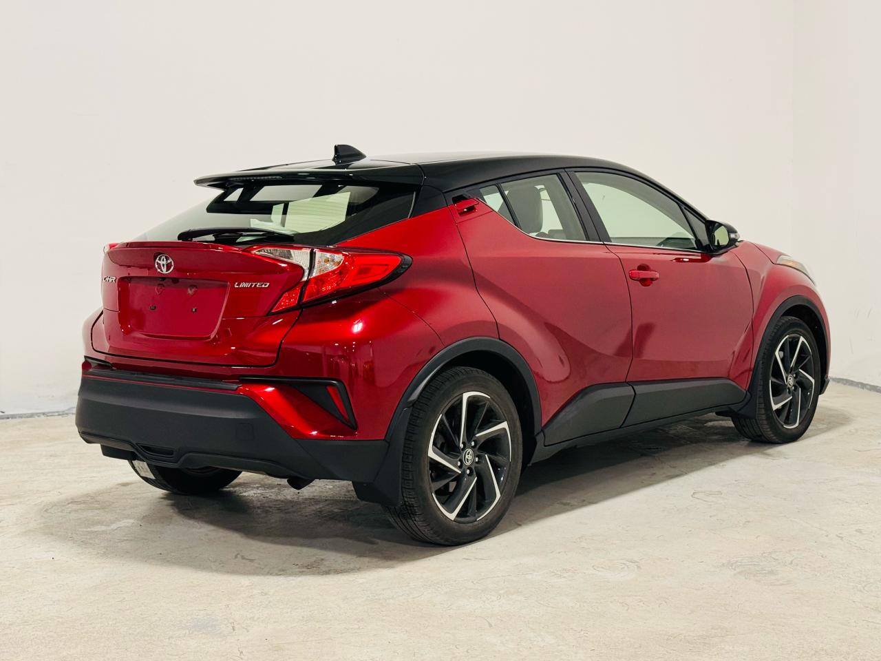 2021 Toyota C-HR LIMITED  - Photo #5