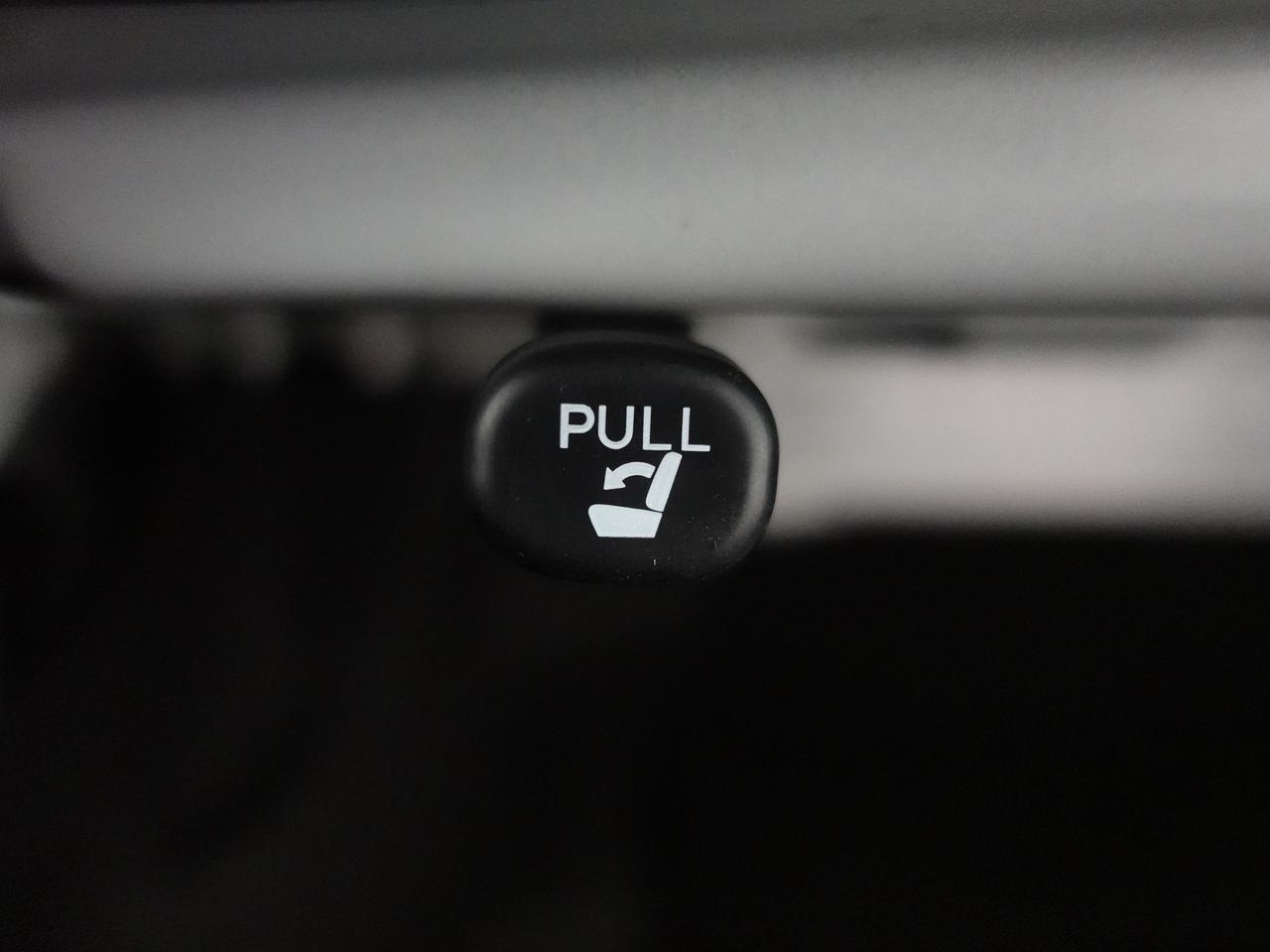 2022 Toyota Camry SE | Leather | LaneDep | Heated Seats | CarPlay Photo