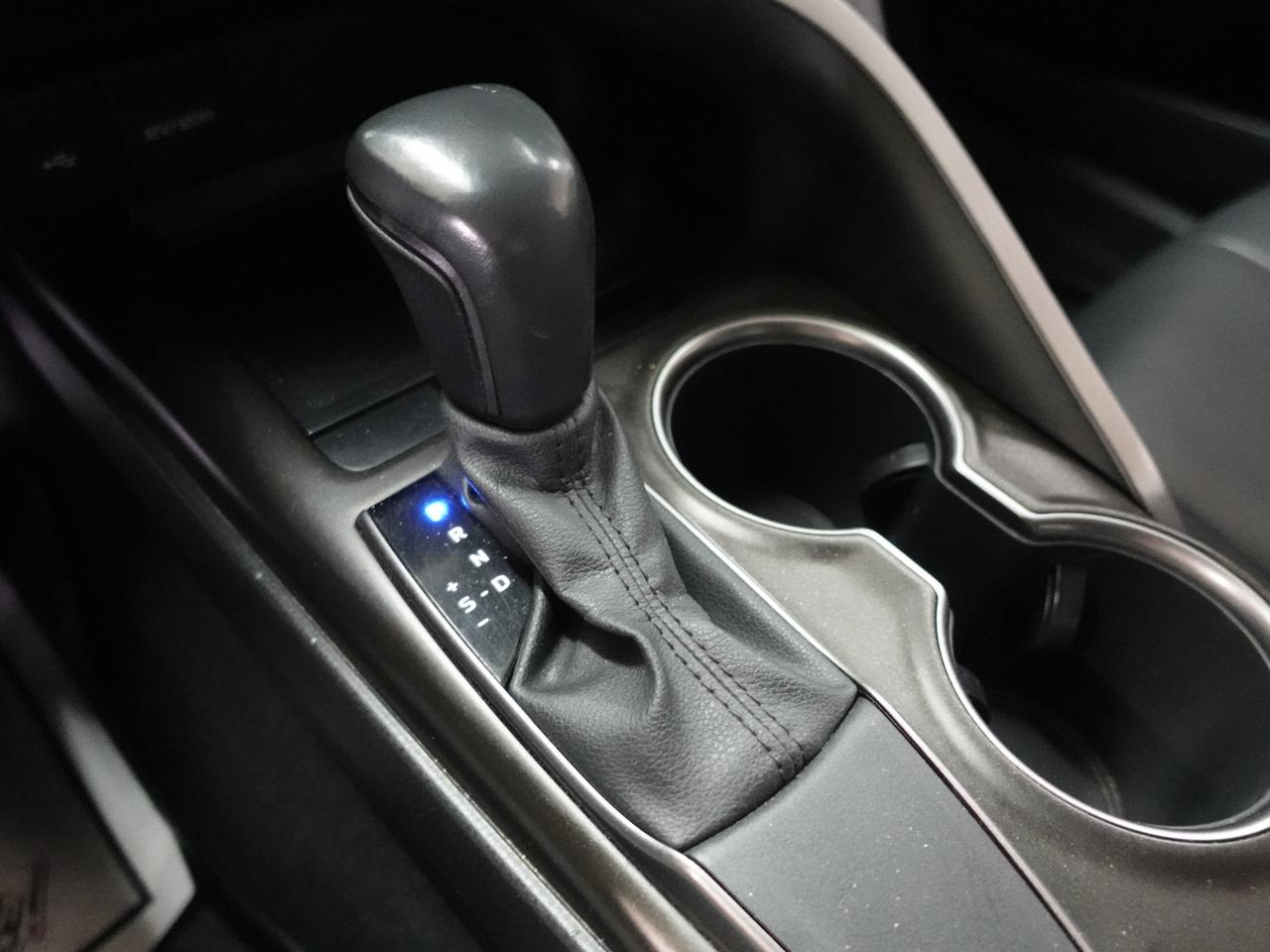 2022 Toyota Camry SE | Leather | LaneDep | Heated Seats | CarPlay Photo