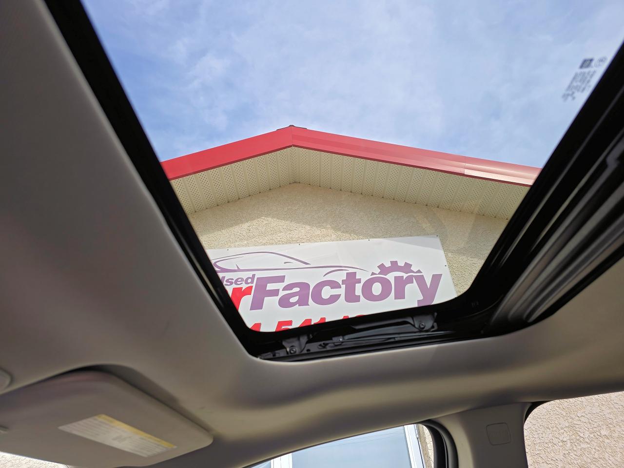2016 Chevrolet Traverse AWD 4dr LT Sunroof - Photo #13