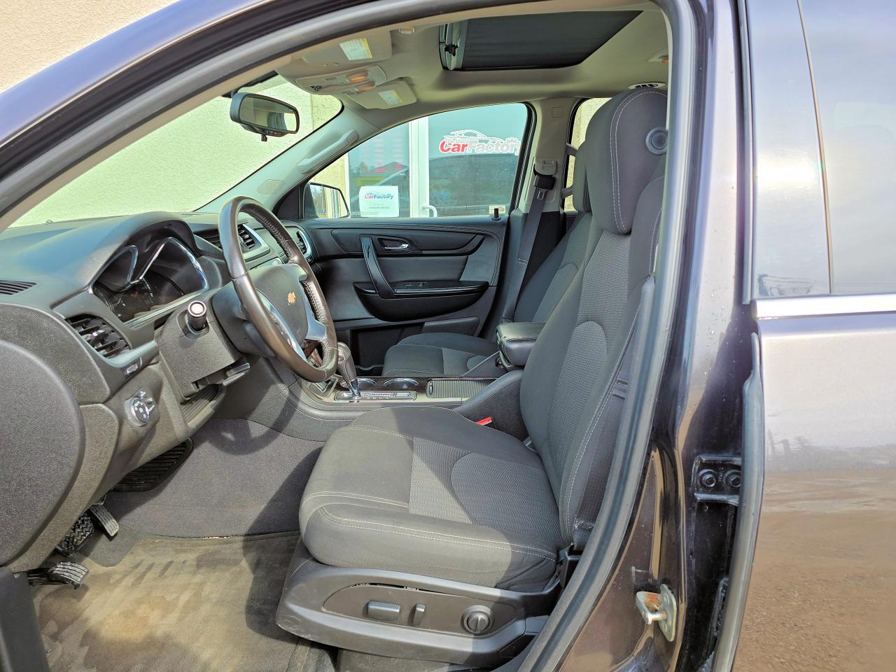 2016 Chevrolet Traverse AWD 4dr LT Sunroof - Photo #5
