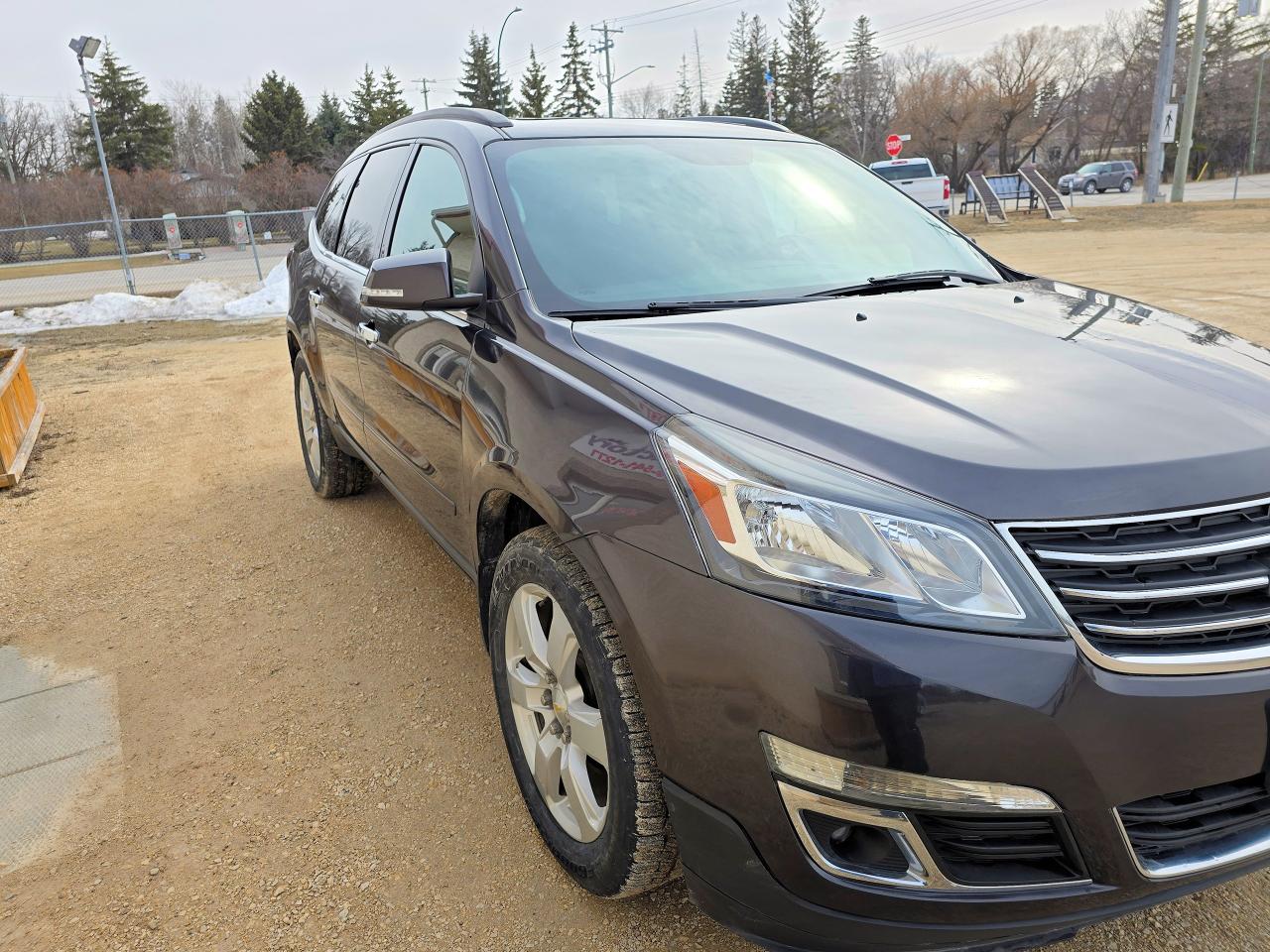 2016 Chevrolet Traverse AWD 4dr LT Sunroof - Photo #4