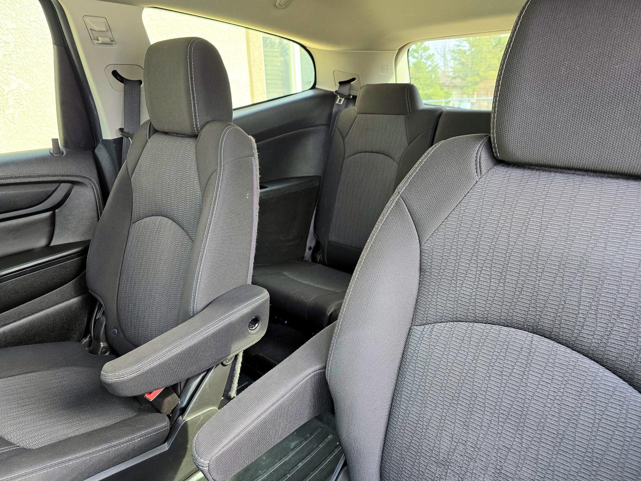 2016 Chevrolet Traverse AWD 4dr LT Sunroof - Photo #7