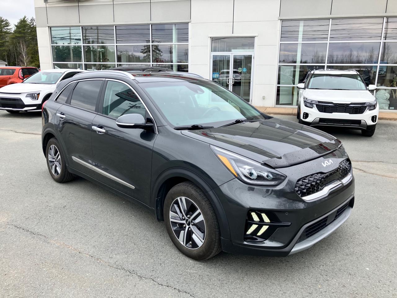 Used 2022 Kia NIRO PLUG-IN Hybrid EX Premium for sale in Hebbville, NS