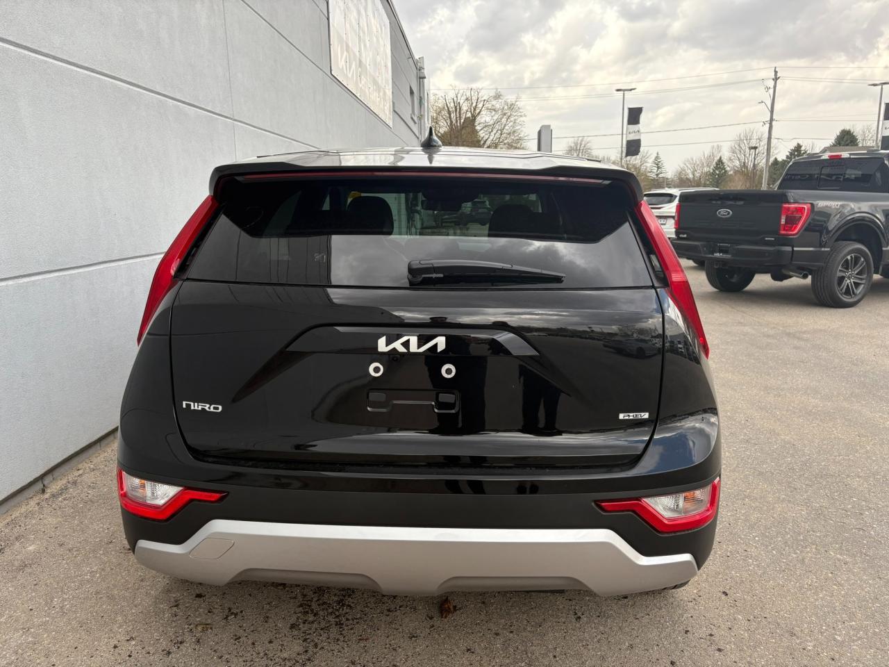 2025 Kia NIRO PLUG-IN Hybrid LX Photo