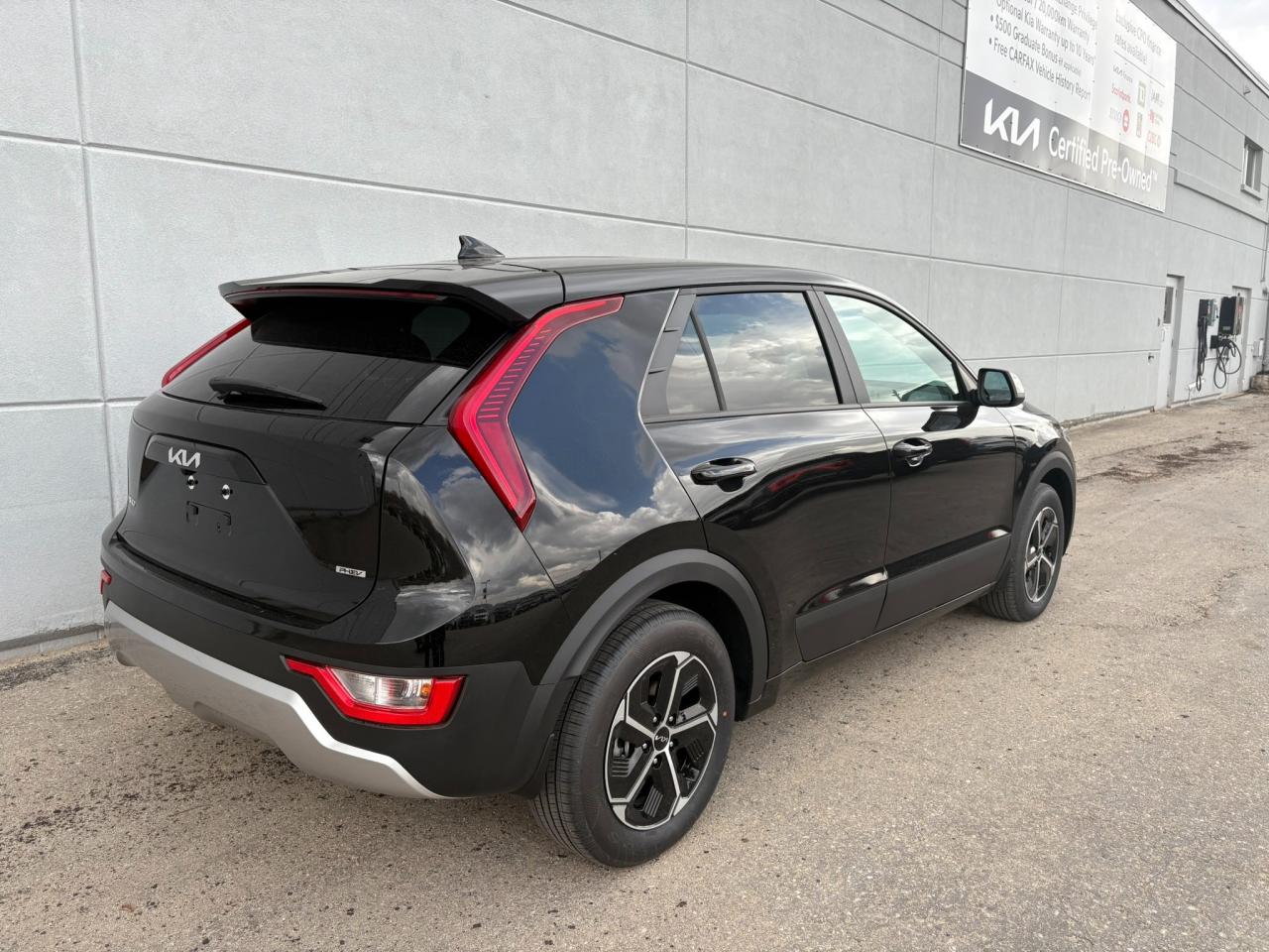 2025 Kia NIRO PLUG-IN Hybrid LX Photo