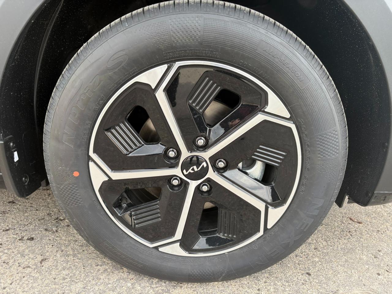 2025 Kia NIRO PLUG-IN Hybrid LX Photo