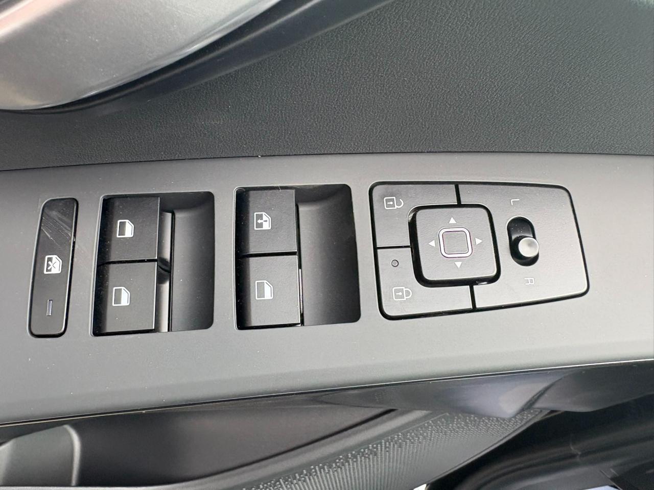 2025 Kia NIRO PLUG-IN Hybrid LX Photo