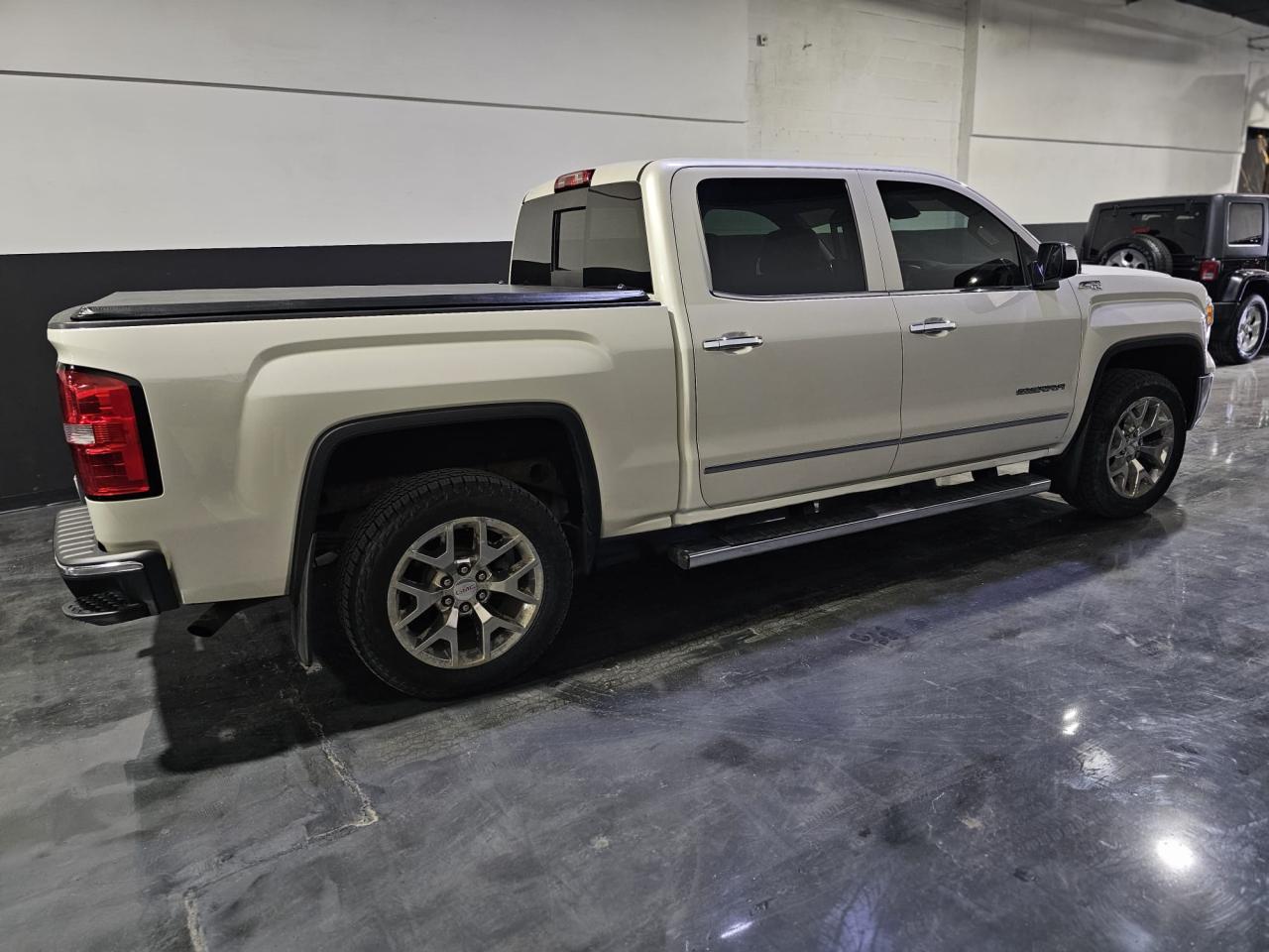 2015 GMC Sierra 1500 4WD CREW CAB 143.5" SLT - Photo #6