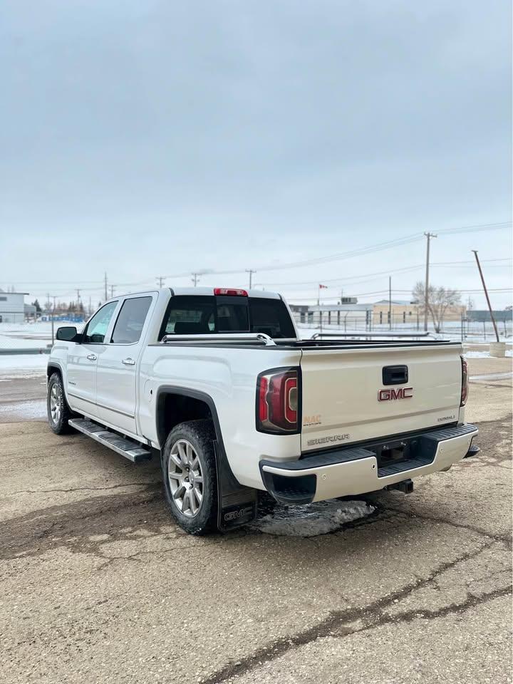 2017 GMC Sierra 1500 Denali - Photo #4