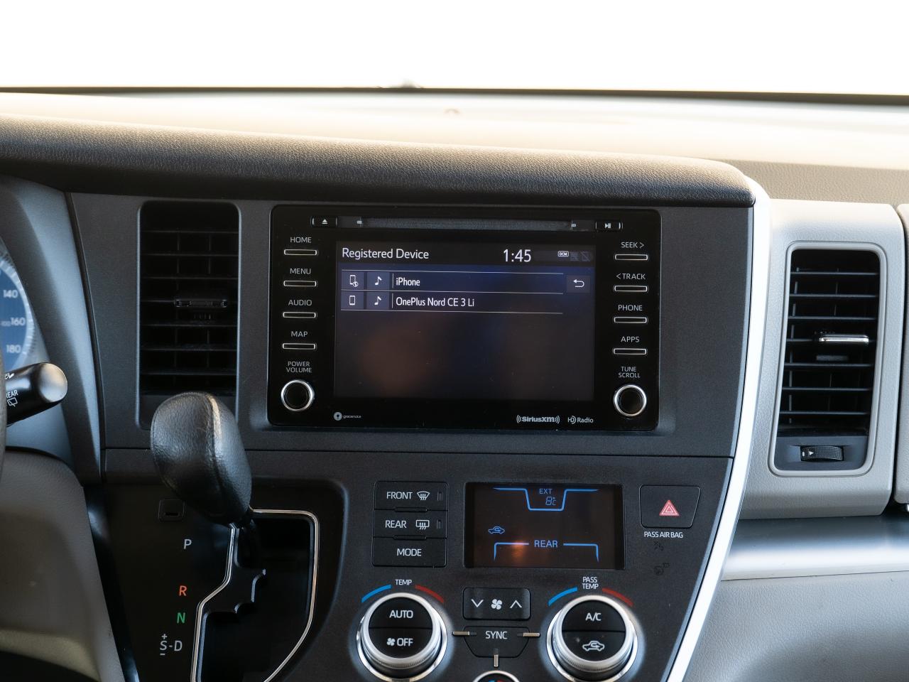 2020 Toyota Sienna LE - Photo #16