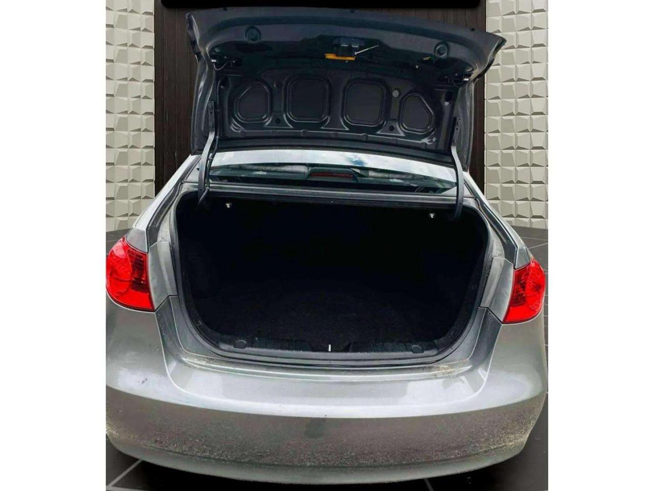 2010 Hyundai Elantra 4dr Sdn Auto - Photo #12