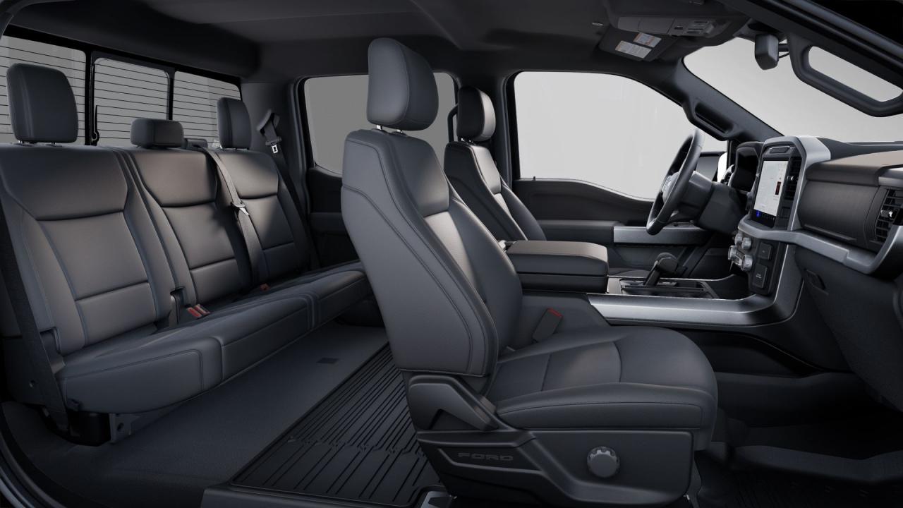 2025 Ford F-150 XLT 4WD SUPERCREW 5.5' BOX Photo5