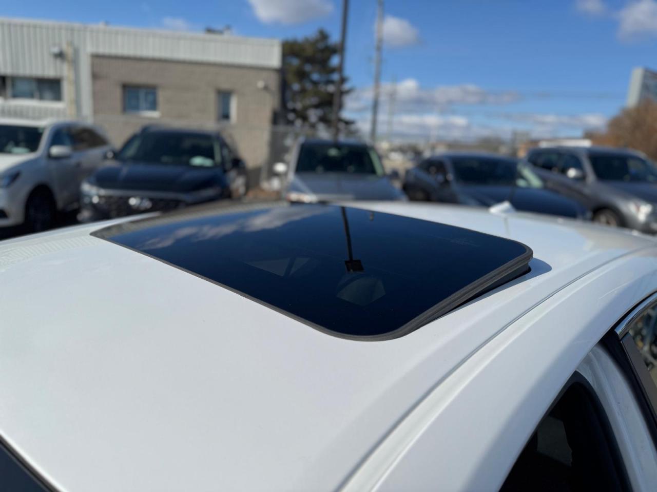 2013 Lexus CT 200h AUTO HYBRID NO ACCIDENT SUNROOF BACKUP CAM H-SEATS - Photo #10
