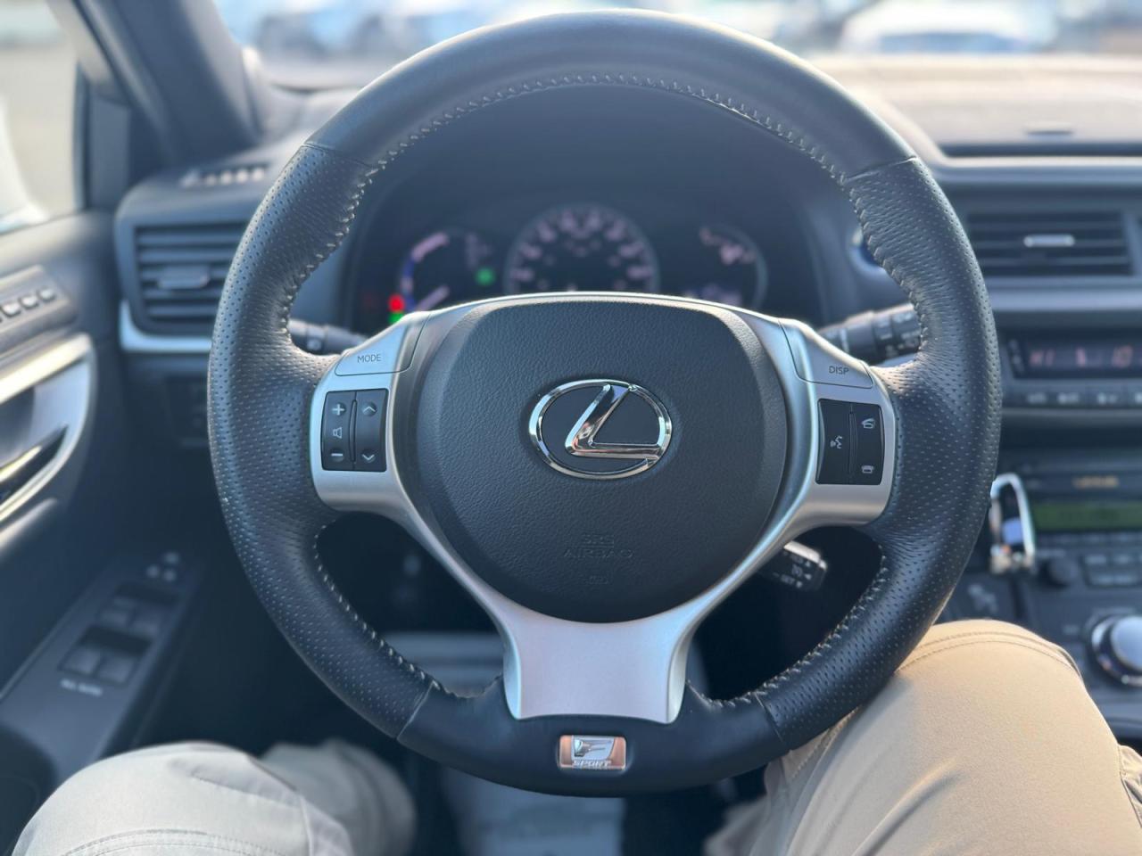 2013 Lexus CT 200h AUTO HYBRID NO ACCIDENT SUNROOF BACKUP CAM H-SEATS - Photo #18
