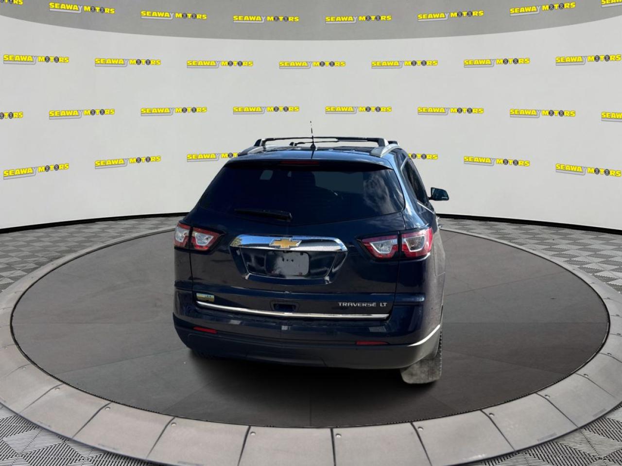2015 Chevrolet Traverse 1LT - Photo #4