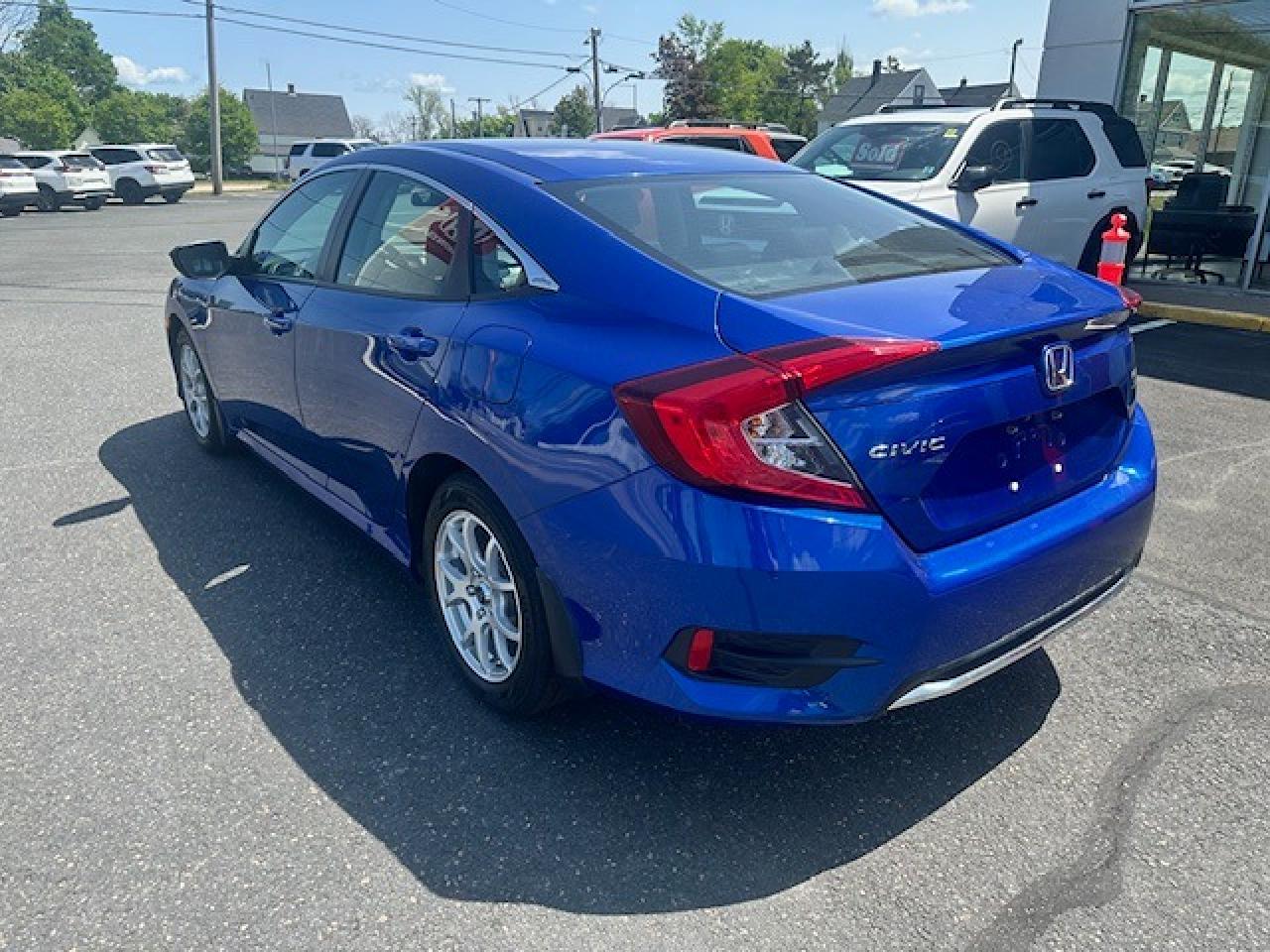 2021 Honda Civic 4D LX CVT Photo