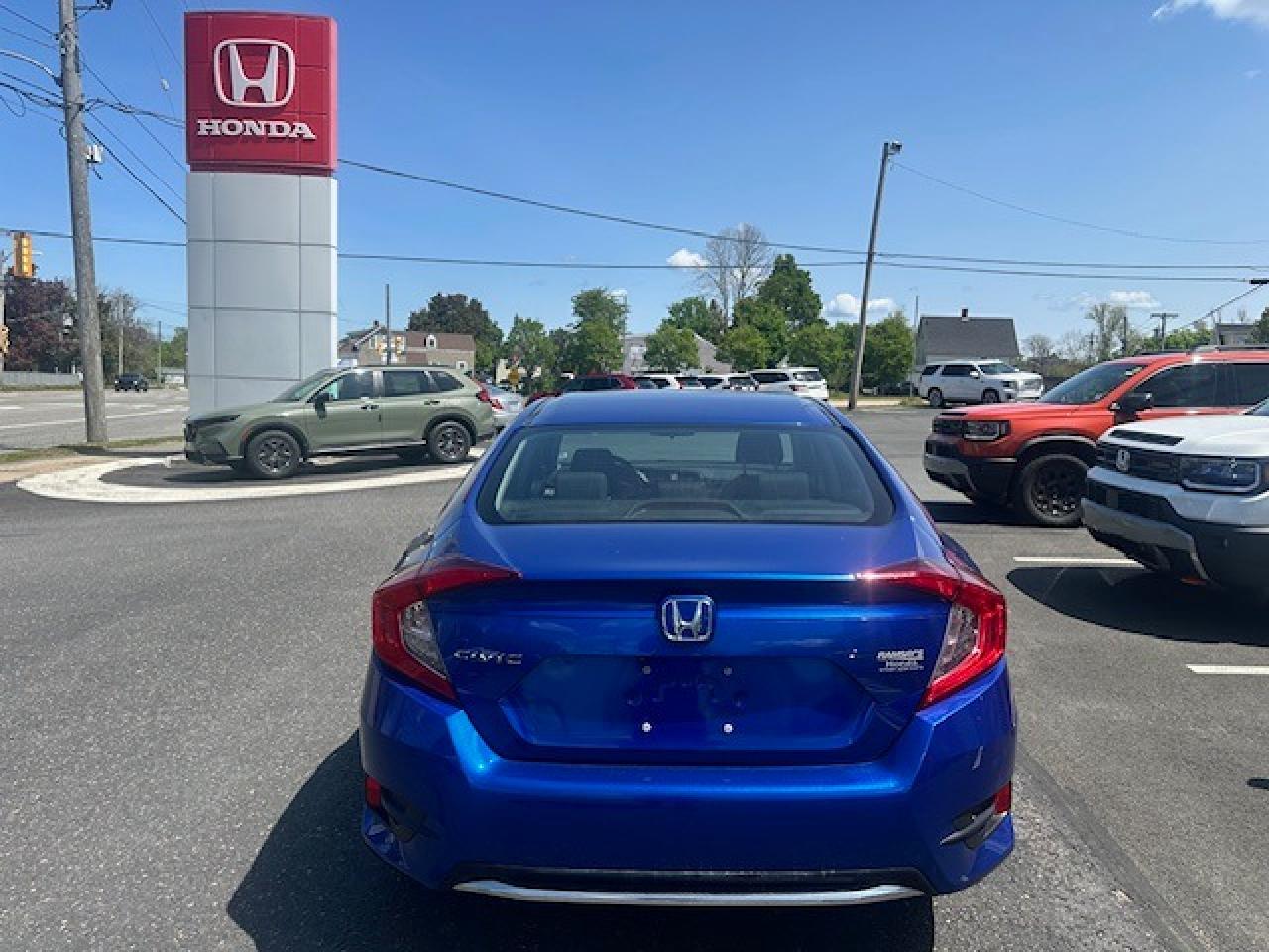2021 Honda Civic 4D LX CVT Photo