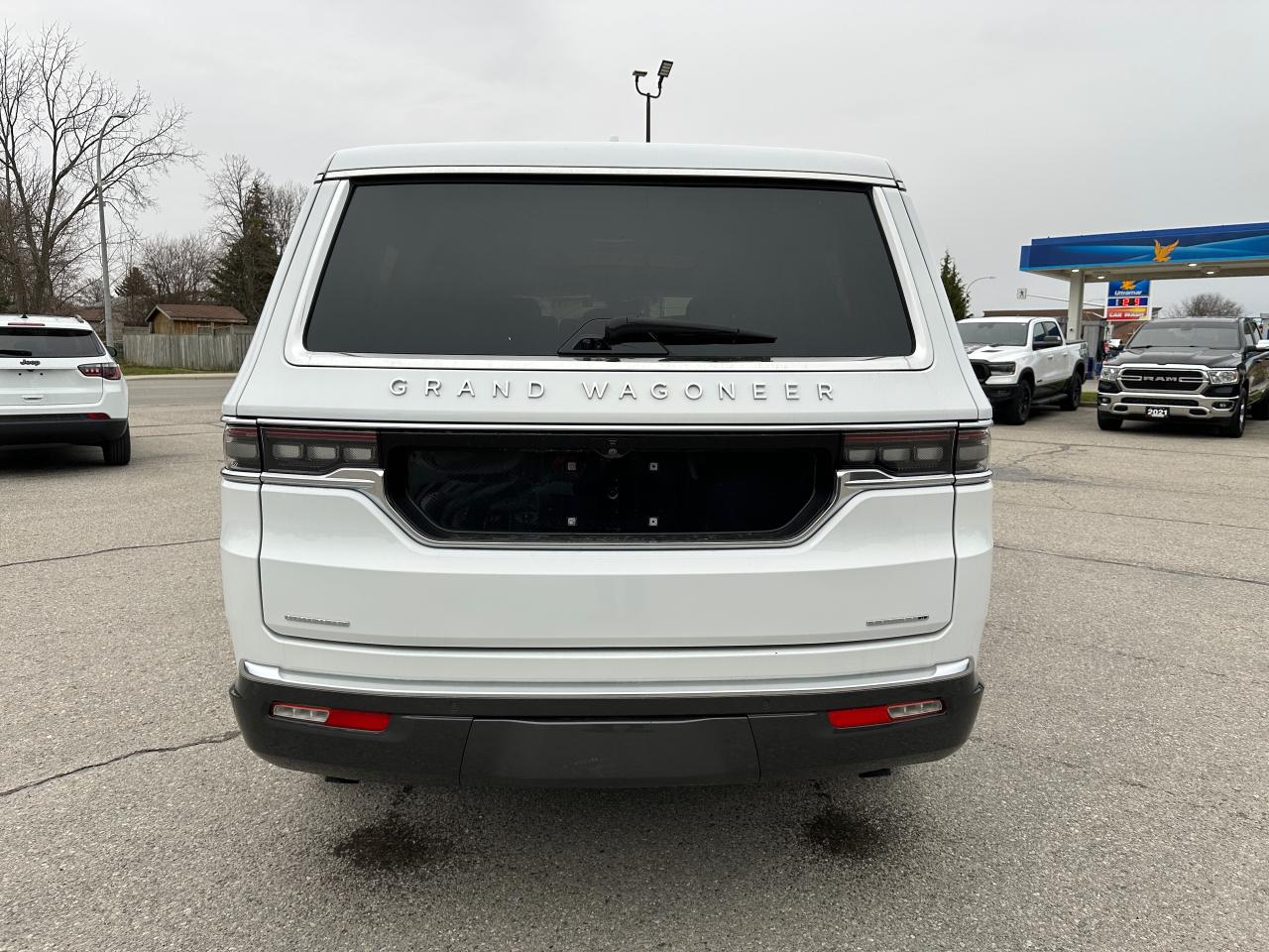 2022 Jeep Grand Wagoneer Series II Photo