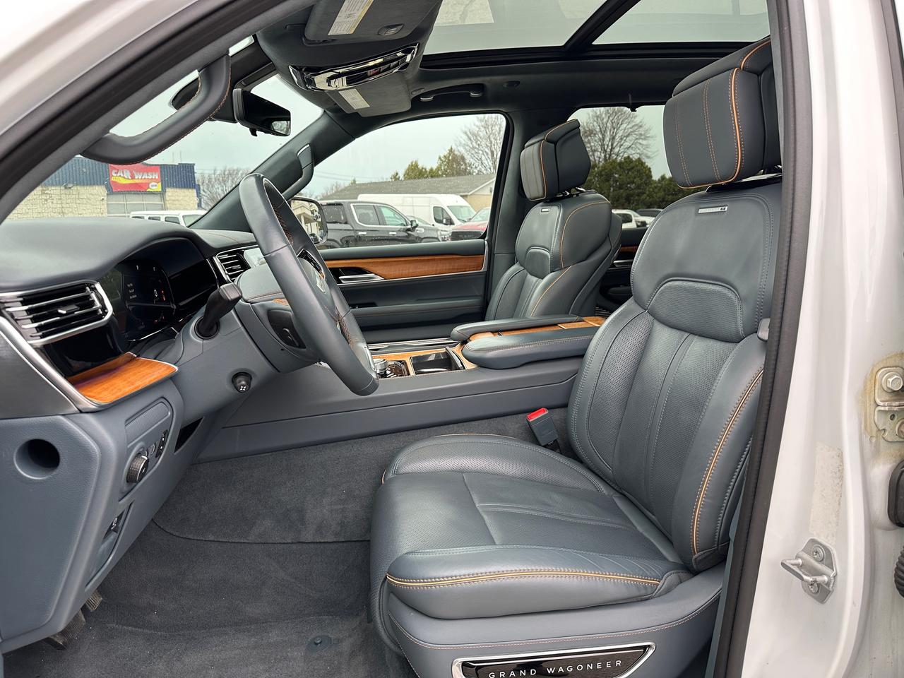 2022 Jeep Grand Wagoneer Series II Photo