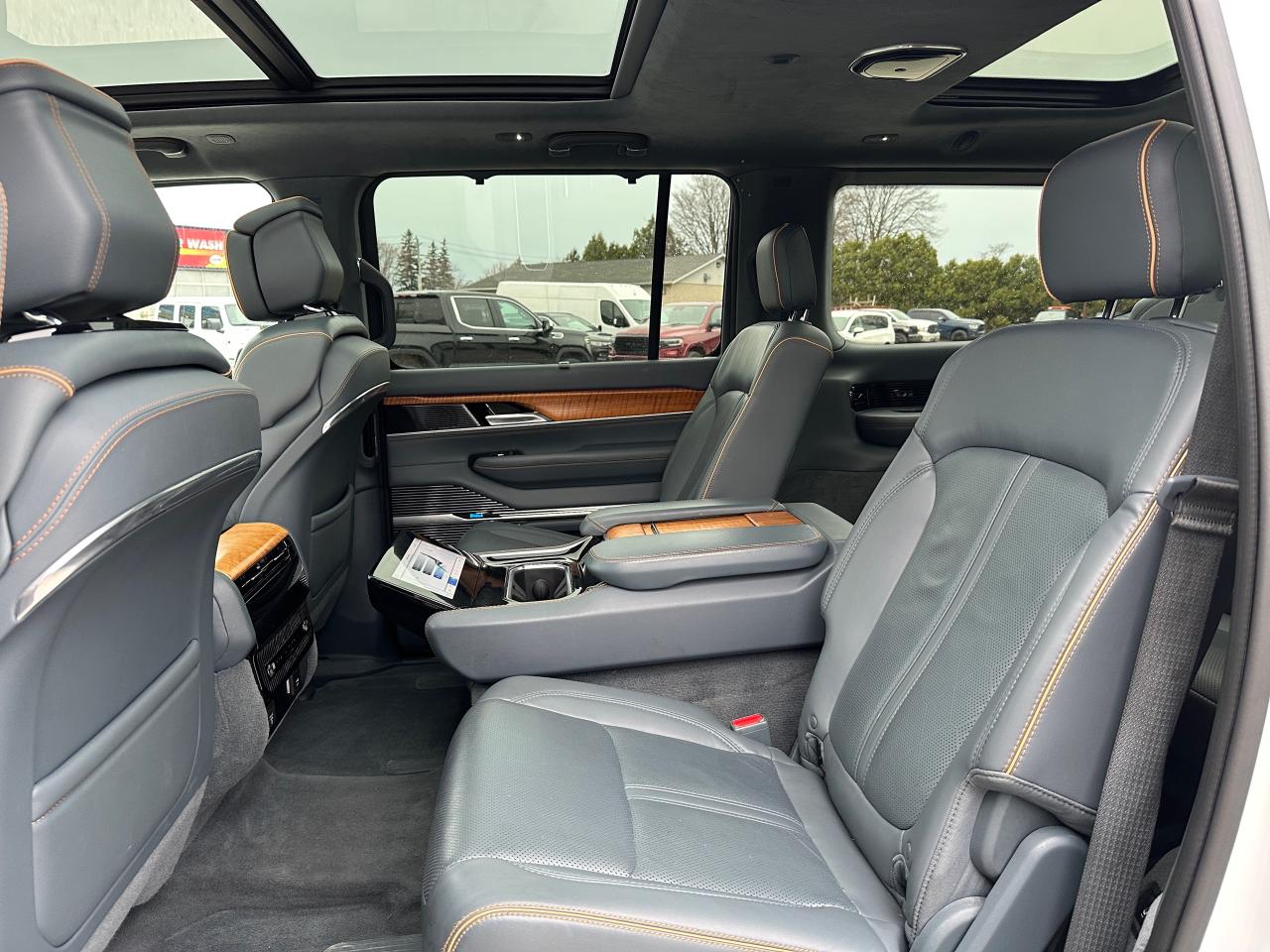 2022 Jeep Grand Wagoneer Series II Photo