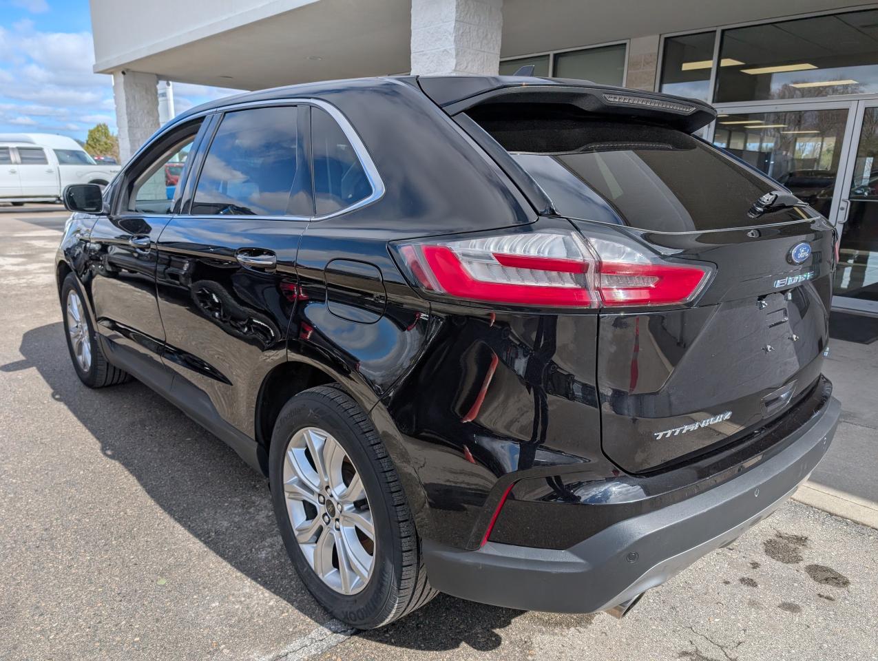 2023 Ford Edge Titanium Photo