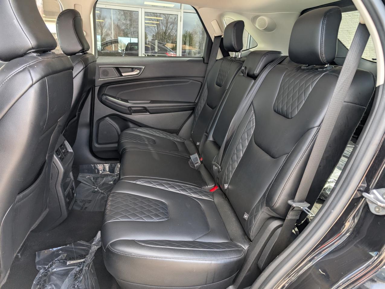 2023 Ford Edge Titanium Photo