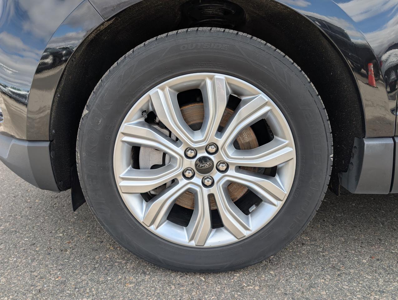 2023 Ford Edge Titanium Photo