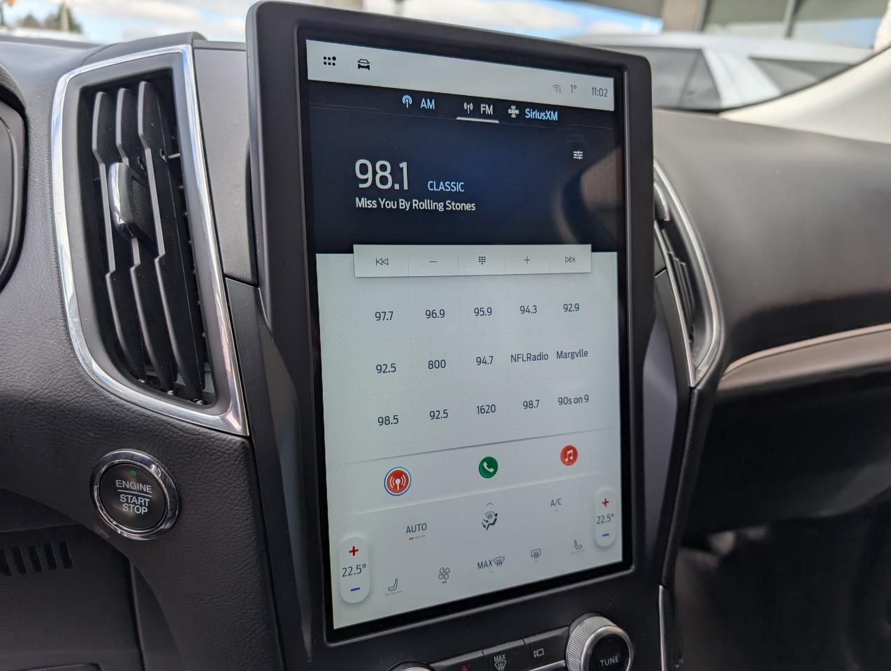 2023 Ford Edge Titanium Photo