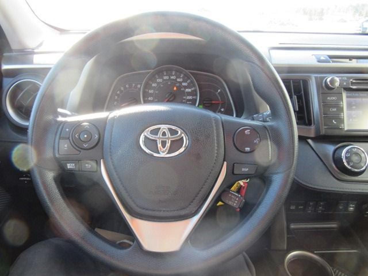 2015 Toyota RAV4 LE - Photo #15