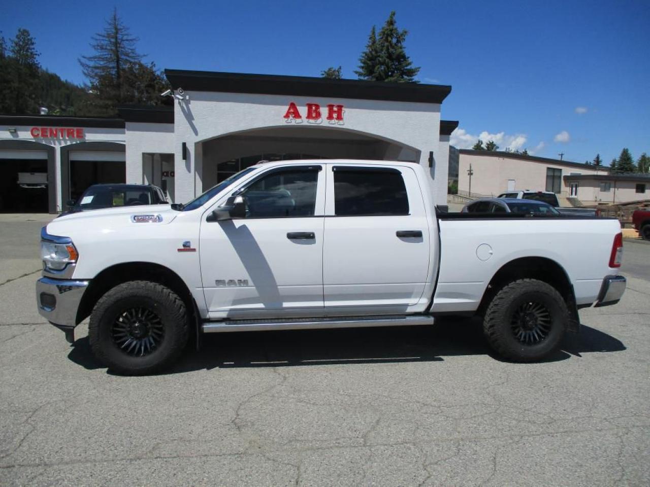 2019 RAM 3500 TRADESMAN CREW 4X4 Photo2