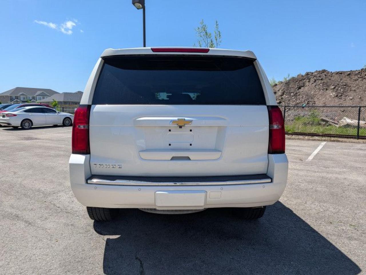 2015 Chevrolet Tahoe LTZ  **FULLY LOADED - 1 OWNER** Photo3